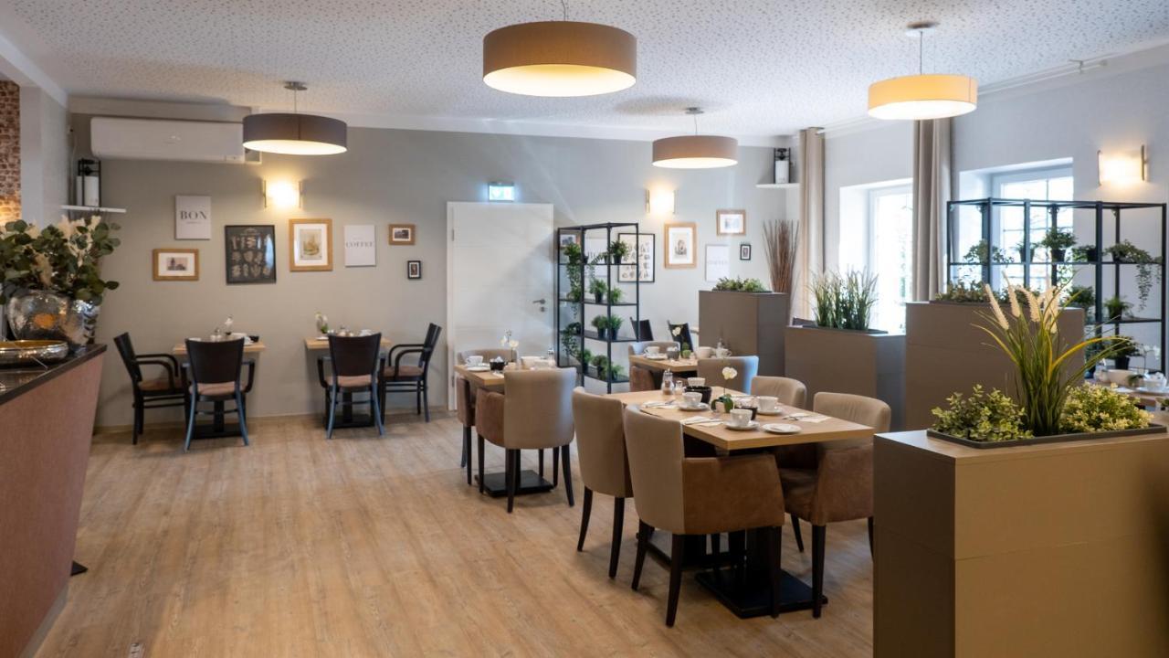 Hotel Am Uenglinger Tor 스탕달 외부 사진